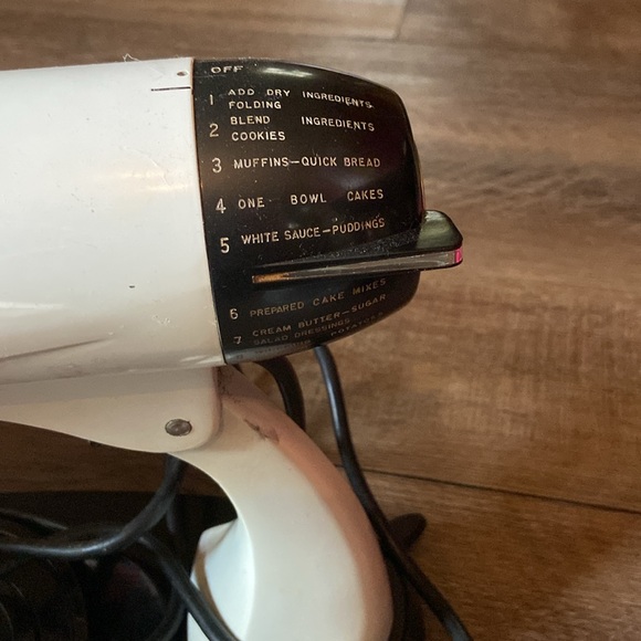 Vintage Sunbeam Mixer 12 speed with bowels - Picture 2 of 7